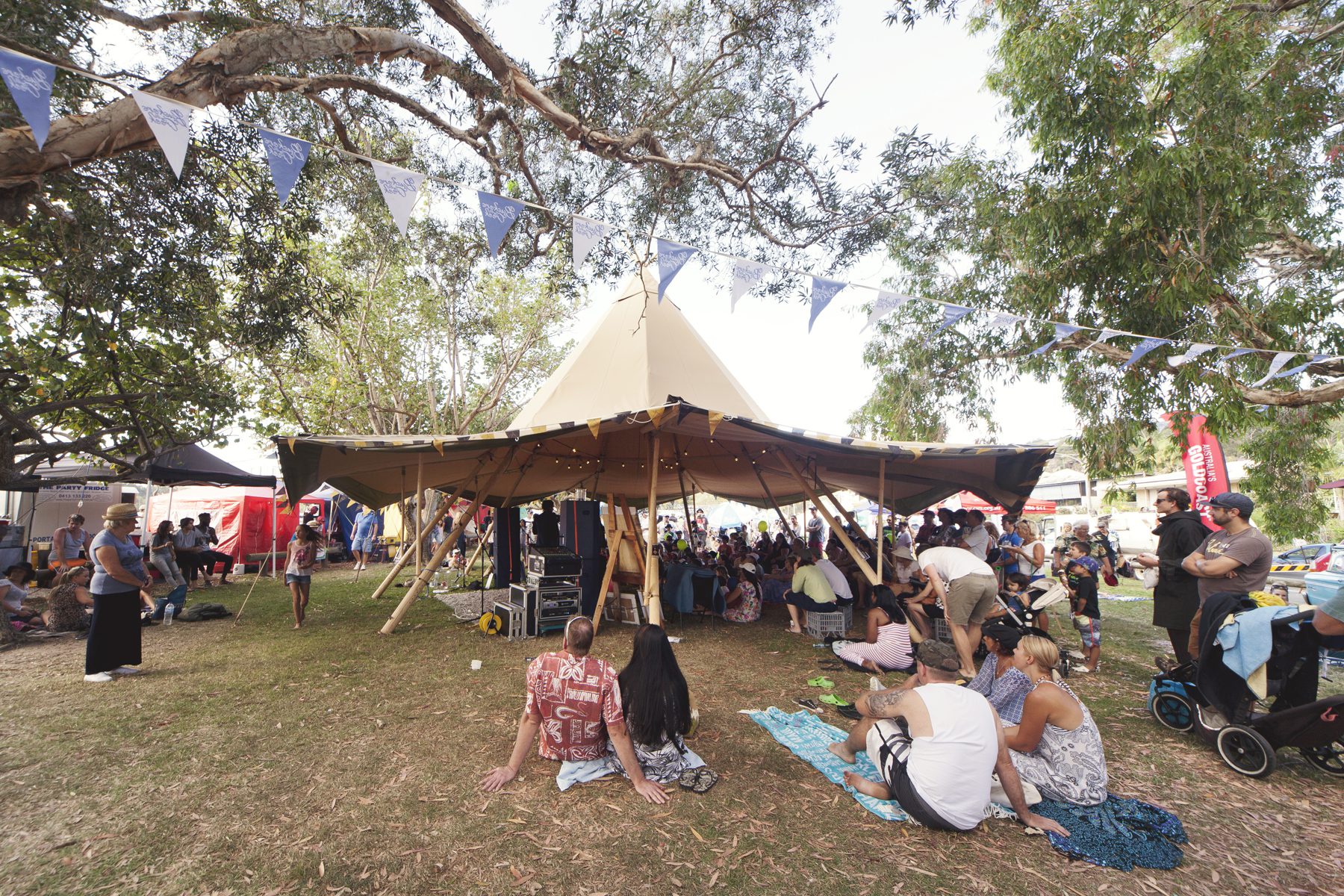 festival, buskers on the creek, gold coast, gold coast tipis