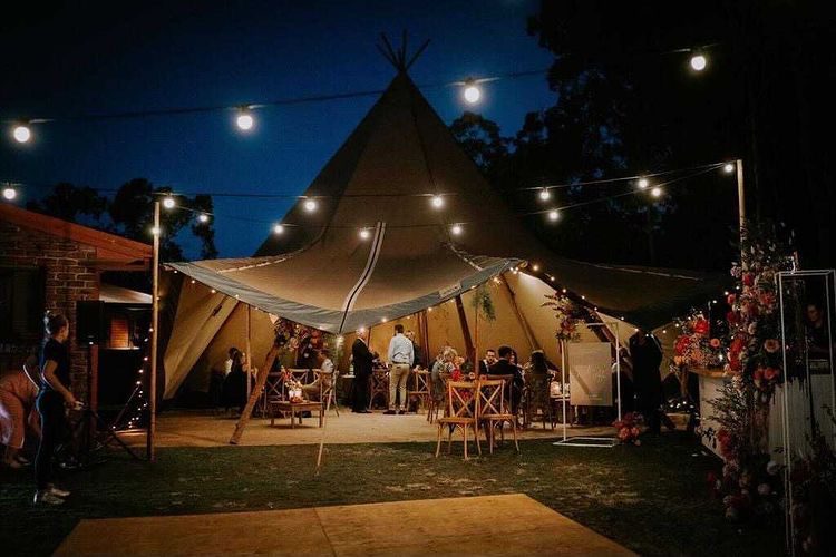 Beautiful backyard wedding