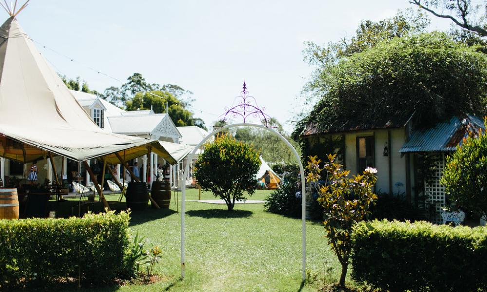 wedding, marquee hire, tipi, wedding, garden wedding