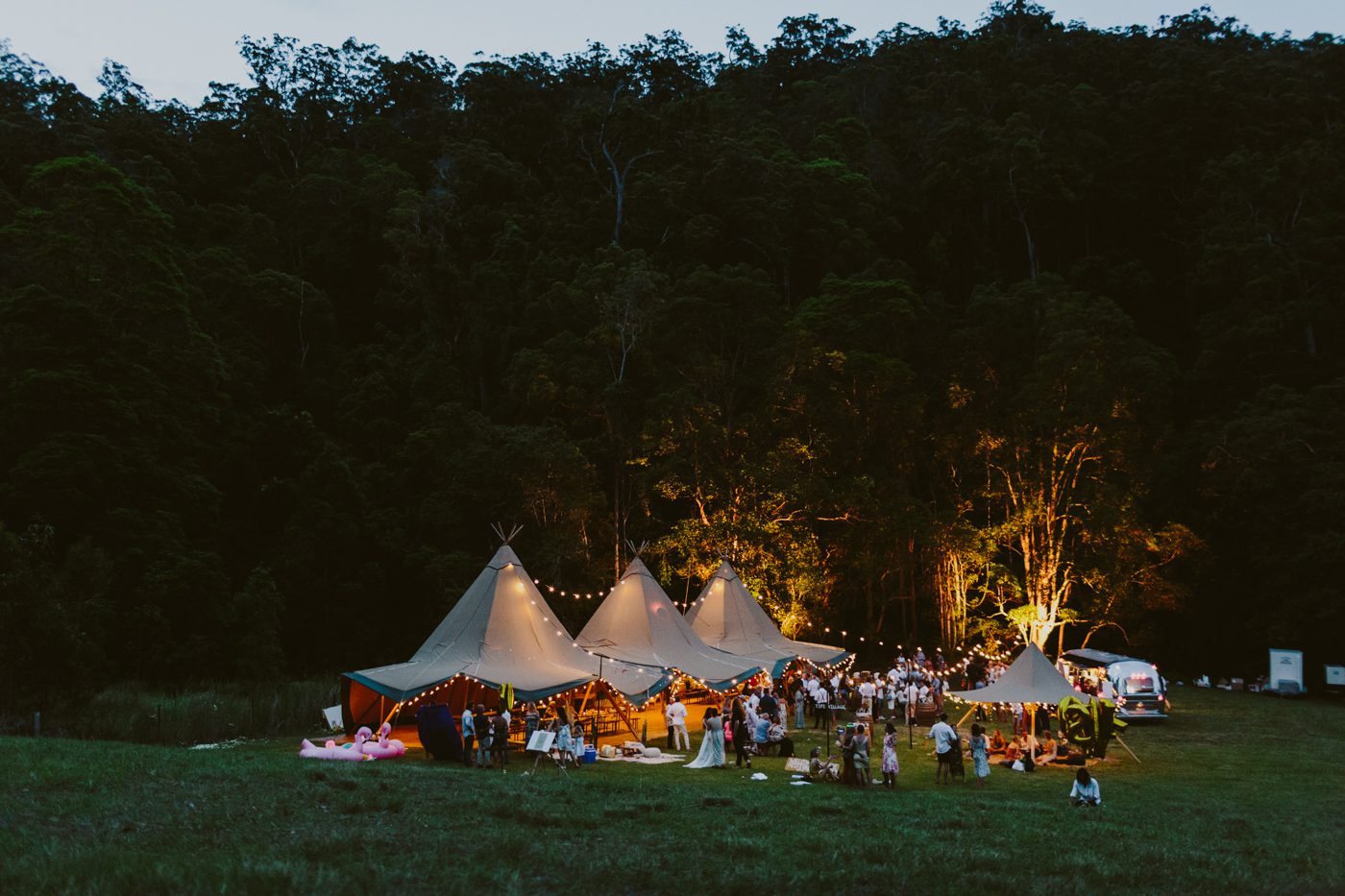https://goldcoasttipis.com.au/diy-wedding-checklist/